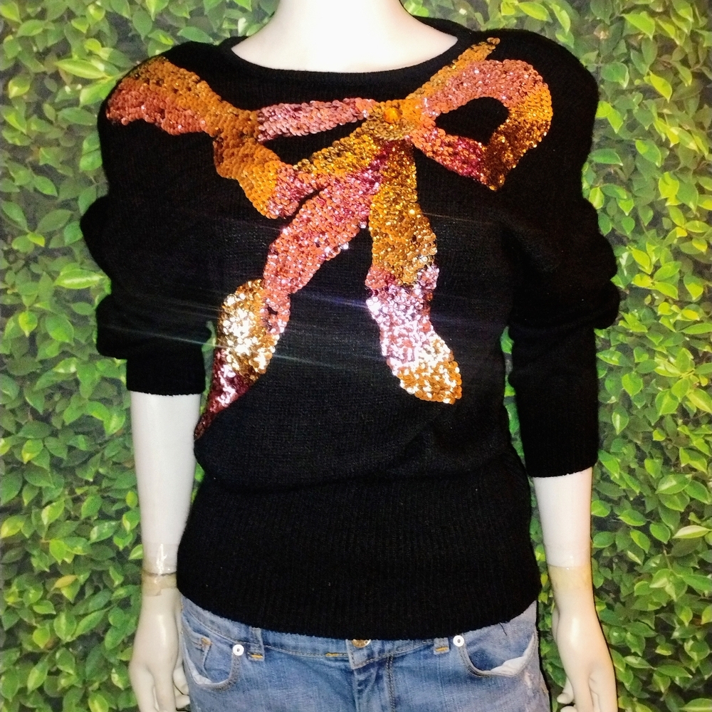 Gorgeous vintage silk blend sequin bow sweater by de rotchild Sz L